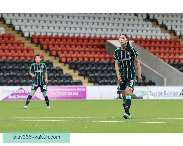 克鲁伊夫与米歇尔斯：足球战术革命的双子星引领新潮流，备受关注