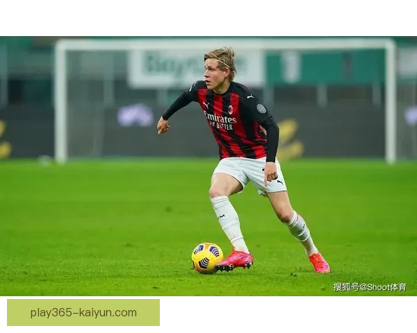 英超新赛季利桑德罗·马丁内斯状态回暖，表现值得关注