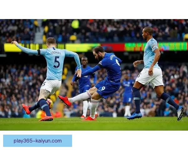 英超切尔西与曼联的交锋展现出双方竞争力增强的态势