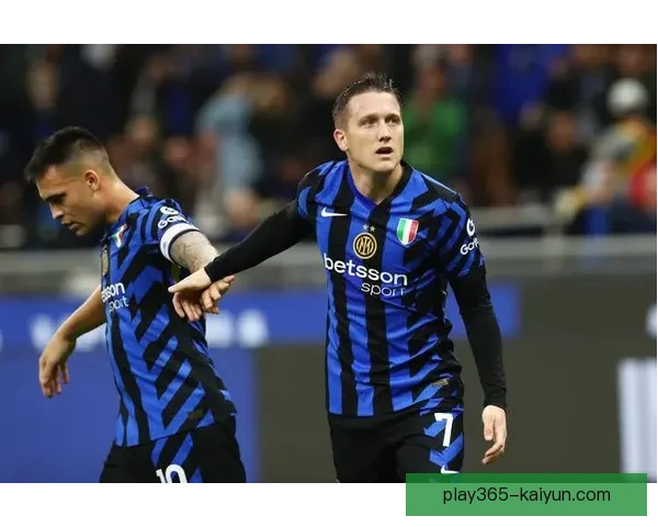 劳塔罗近期与国米球迷互动频繁，展现出良好状态与团队凝聚力。