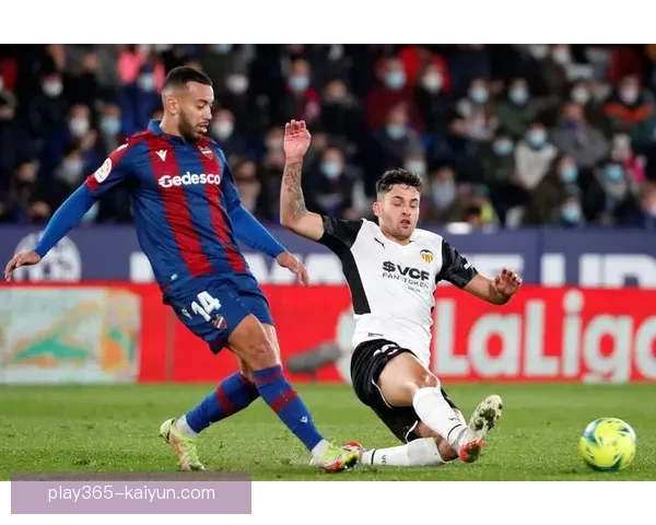 西甲红白荣耀再现，球队状态持续提升备受关注